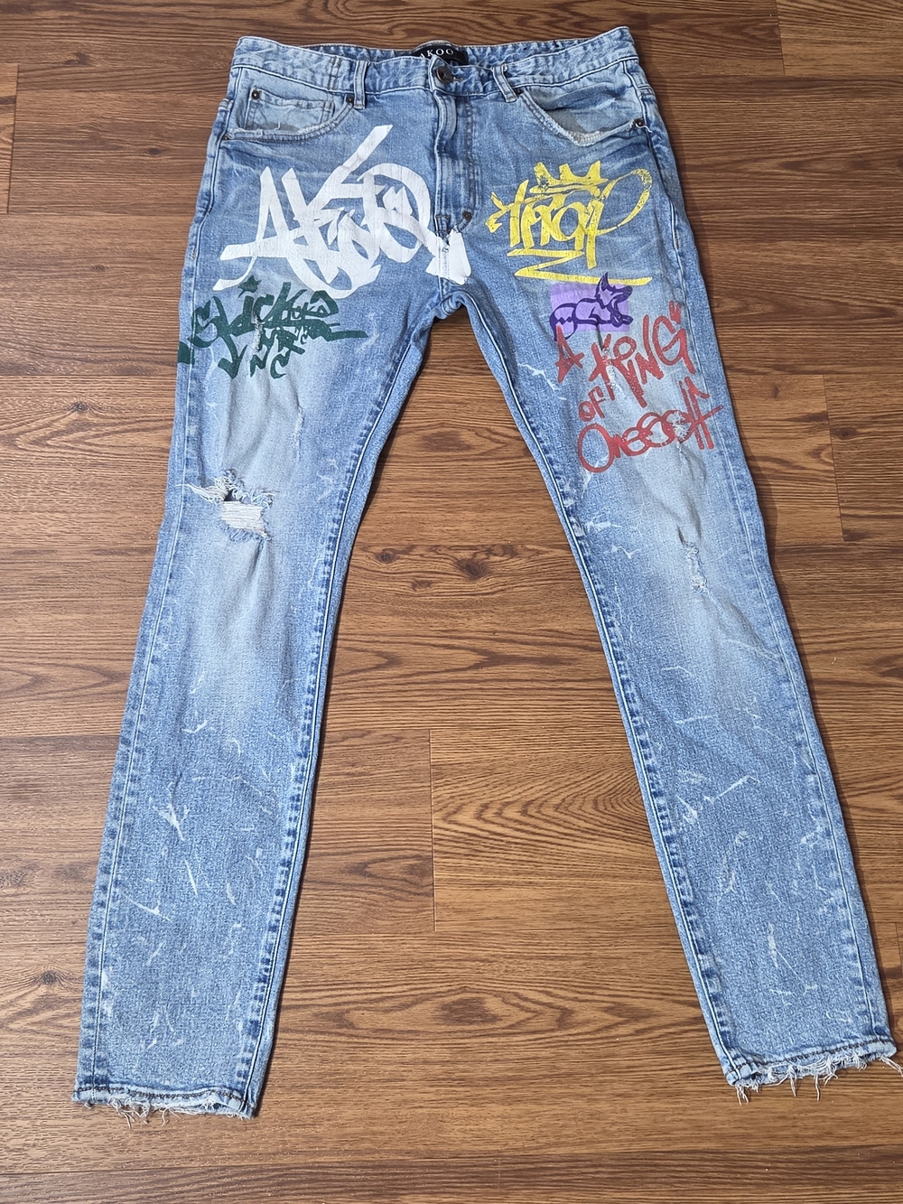 AKOO Men's Light Blue Graffiti Distressed Jeans 36x30